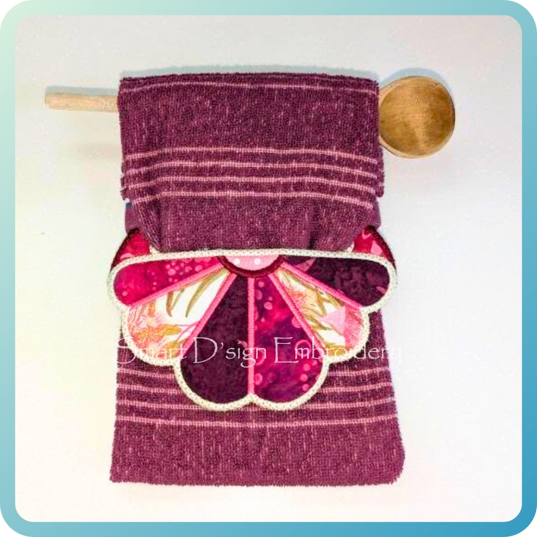 ITH PATCHWORK FLOWER / DRESDEN PLATE WRAP AROUND Hanging Towel Topper