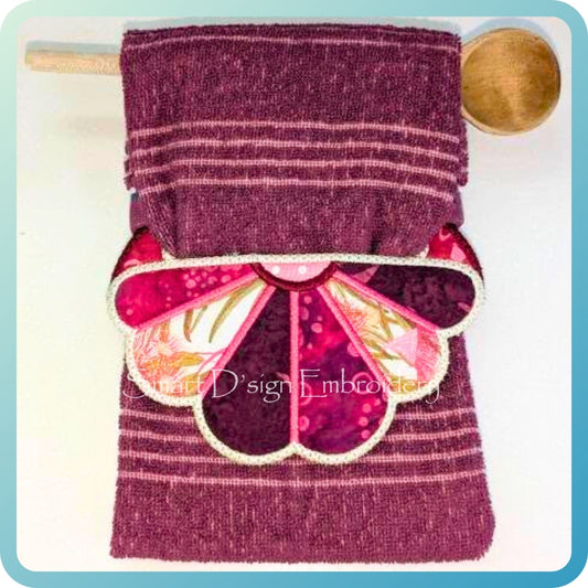 ITH PATCHWORK FLOWER / DRESDEN PLATE WRAP AROUND Hanging Towel Topper