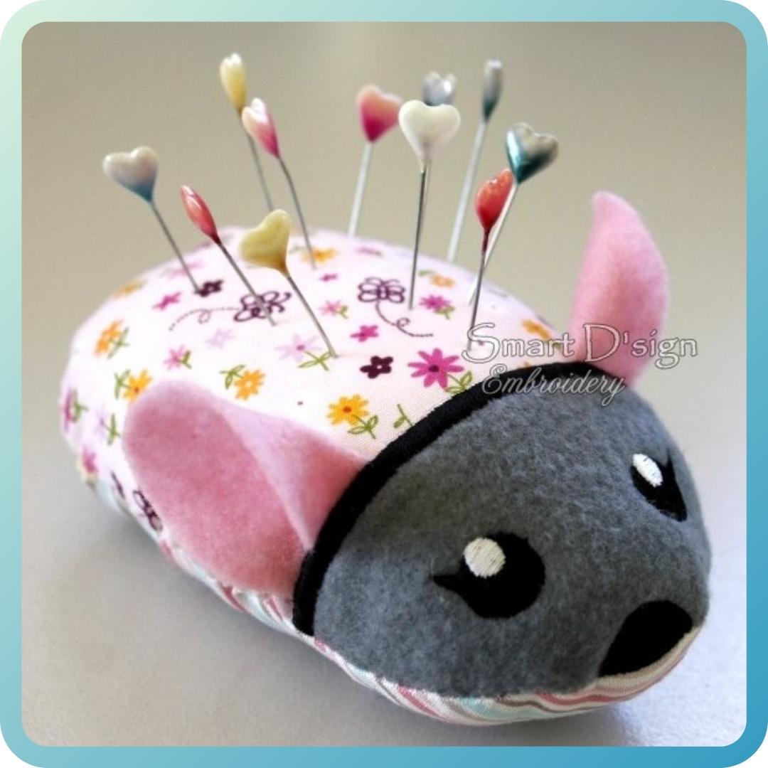 ITH MOUSE Pincushion Machine Embroidery Design – Smart D'sign Embroidery