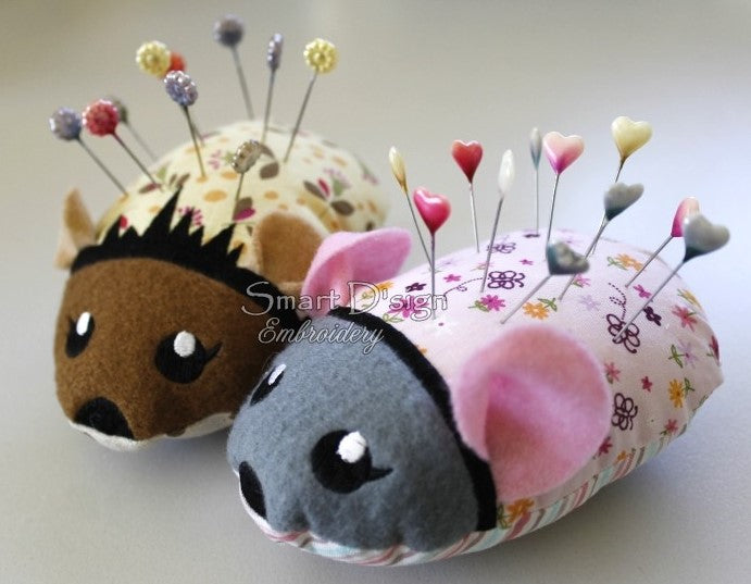 ITH MOUSE & HEDGEHOG Pincushion Set